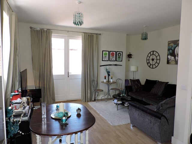  Image of 2 bedroom Apartment to rent in Salt Meat Lane Gosport PO12 at Salt Meat Lane  Gosport, PO12 1GJ