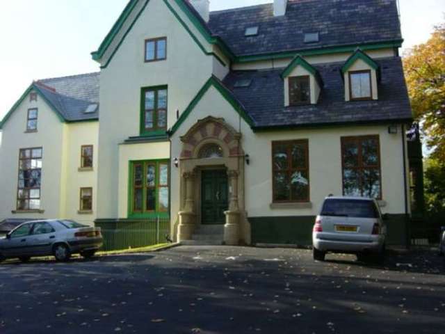  Image of 2 bedroom Flat to rent in Whalley Road Whalley Range Manchester M16 at The Poplars  Manchester, M16 8SS