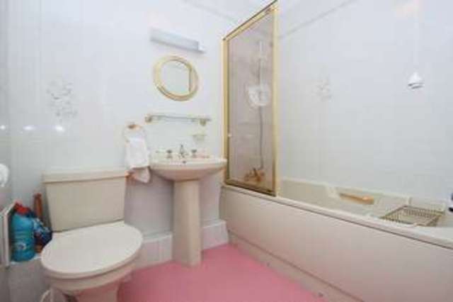  Image of 2 bedroom Flat for sale in Bower Hill Epping CM16 at Bower Hill  Epping, CM16 7AB