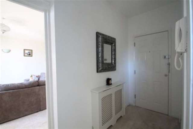  Image of 3 bedroom Flat to rent in Third Avenue Hove BN3 at Hove, BN3 2PD
