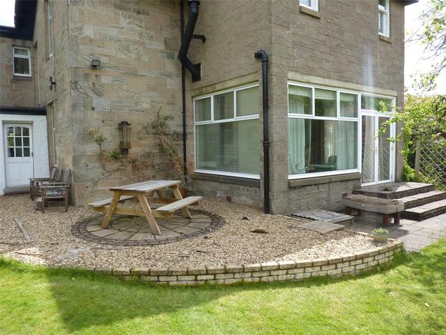  Image of 4 bedroom Detached house to rent in Thorn Road Bearsden Glasgow G61 at Bearsden Glasgow Glasgow, G61 4BS