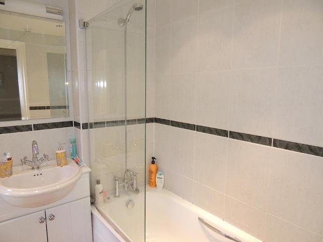  Image of 2 bedroom Flat to rent in Thorncombe Road London SE22 at East Dulwich, SE22 8PX