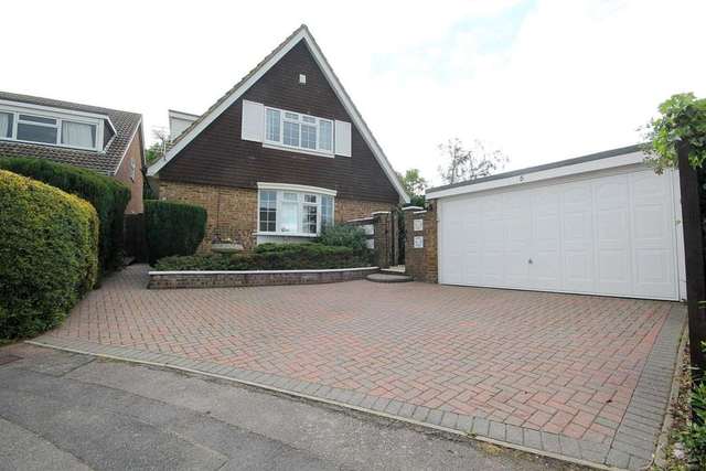 Image of 3 bedroom Detached house to rent in Thorncroft Hemel Hempstead HP3 at Thorncroft  Hemel Hempstead, HP3 8HP