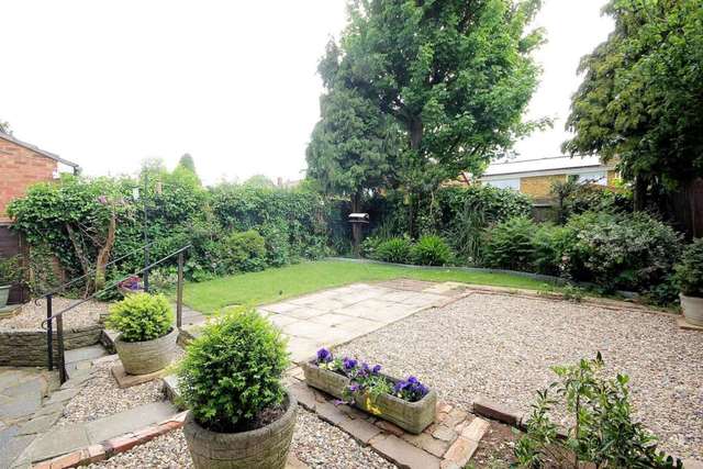  Image of 3 bedroom Detached house to rent in Thorncroft Hemel Hempstead HP3 at Thorncroft  Hemel Hempstead, HP3 8HP