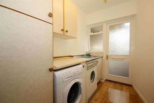  Image of 3 bedroom Detached house to rent in Thorncroft Hemel Hempstead HP3 at Thorncroft  Hemel Hempstead, HP3 8HP