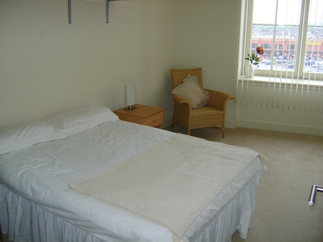  Image of 2 bedroom Flat to rent in Thread Street Paisley PA1 at Paisley Renfrewshire Renfrewshire, PA1 1JR