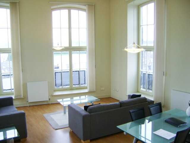  Image of 2 bedroom Flat to rent in Thread Street Paisley PA1 at Paisley Renfrewshire Renfrewshire, PA1 1JR