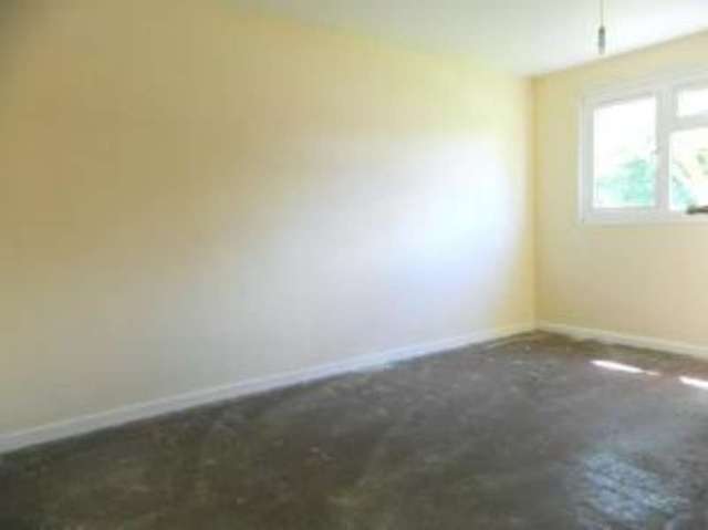  Image of 1 bedroom Bungalow for sale in Town Ground Butlers Marston Warwick CV35 at Butlers Marston Warwick Butlers Marston, CV35 0NN