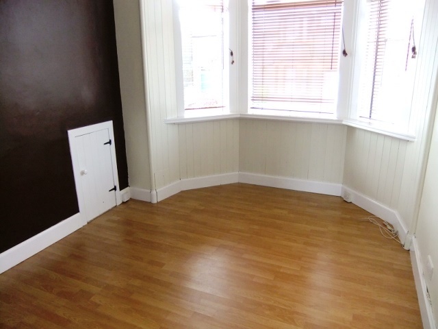  Image of 2 bedroom Flat to rent in Townhill Road Dunfermline KY12 at Dunfermline Fife Fife, KY12 0BS