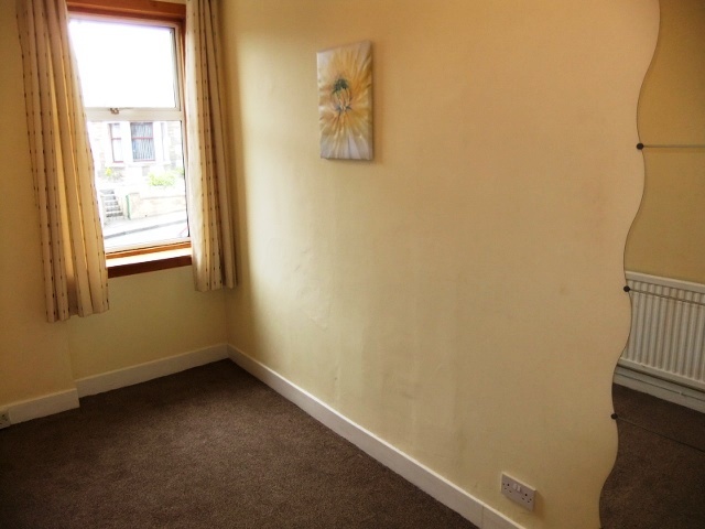 Image of 2 bedroom Flat to rent in Townhill Road Dunfermline KY12 at Dunfermline Fife Fife, KY12 0BS