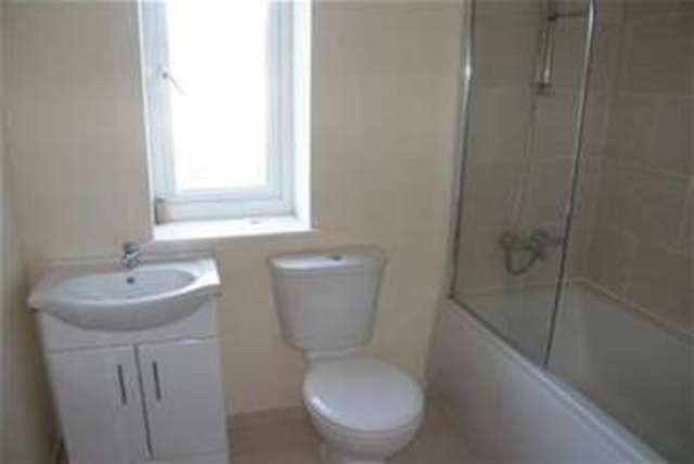 Image of 2 bedroom Flat to rent in Trafford Street Preston PR1 at Preston, PR1 7QE