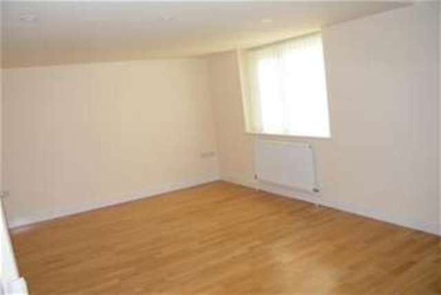  Image of 2 bedroom Flat to rent in Trafford Street Preston PR1 at Preston, PR1 7QE