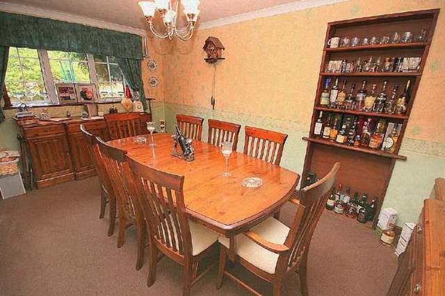  Image of 4 bedroom Detached house for sale in Tilsworth Road Stanbridge Leighton Buzzard LU7 at Stanbridge Beds Stanbridge, LU7 9HT