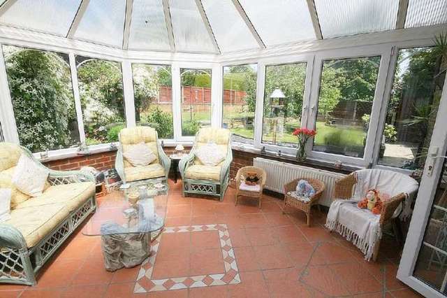  Image of 4 bedroom Detached house for sale in Tilsworth Road Stanbridge Leighton Buzzard LU7 at Stanbridge Beds Stanbridge, LU7 9HT