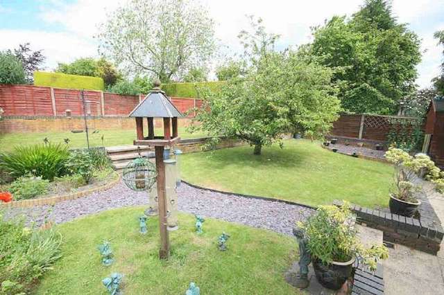  Image of 4 bedroom Detached house for sale in Tilsworth Road Stanbridge Leighton Buzzard LU7 at Stanbridge Beds Stanbridge, LU7 9HT