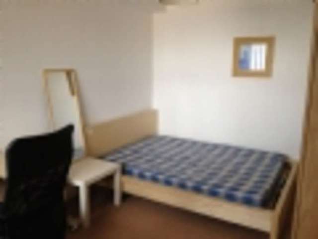  Image of 2 bedroom Apartment for sale in Higher Cambridge Street Manchester M15 at Manchester, M15 6AR
