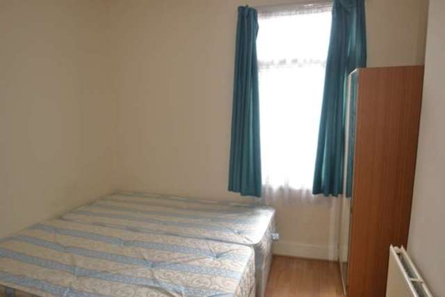  Image of 2 bedroom Flat to rent in Langham Road London N15 at Langham Road First Floor Flat Turnpike Lane, N15 3LH