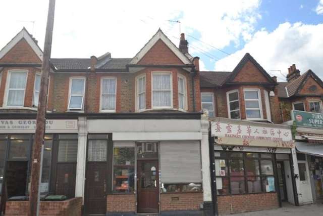  Image of 2 bedroom Flat to rent in Langham Road London N15 at Langham Road First Floor Flat Turnpike Lane, N15 3LH