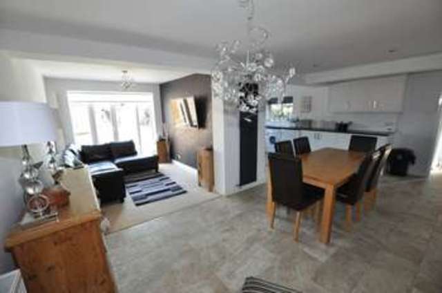  Image of 5 bedroom Detached house for sale in Twentylands Rolleston-on-Dove Burton-on-Trent DE13 at Twentylands Rolleston-on-Dove Burton-On-Trent, DE13 9AJ