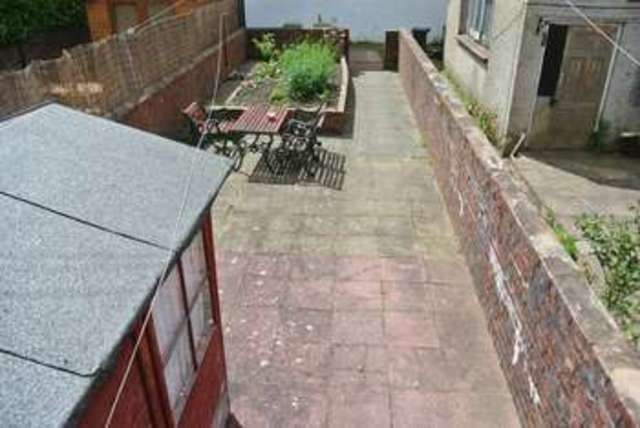  Image of 2 bedroom Flat to rent in Tarring Road Broadwater Worthing BN11 at Tarring Road  Worthing, BN11 4HN