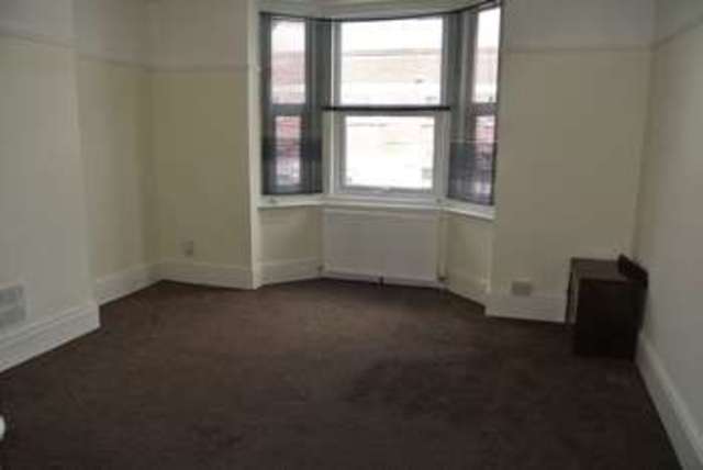  Image of 2 bedroom Flat to rent in Tarring Road Broadwater Worthing BN11 at Tarring Road  Worthing, BN11 4HN