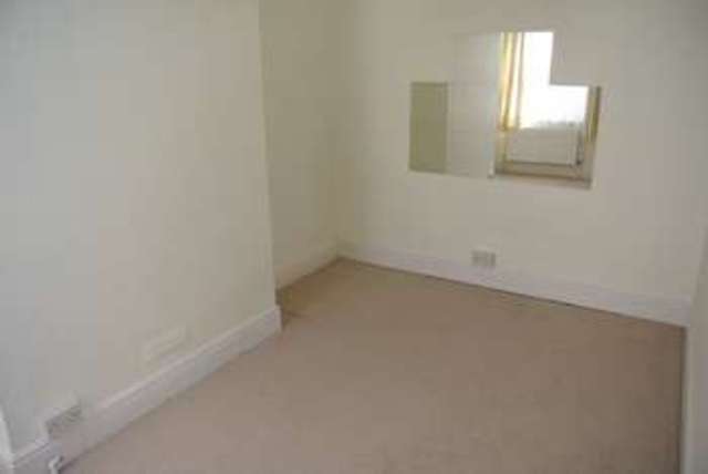  Image of 2 bedroom Flat to rent in Tarring Road Broadwater Worthing BN11 at Tarring Road  Worthing, BN11 4HN