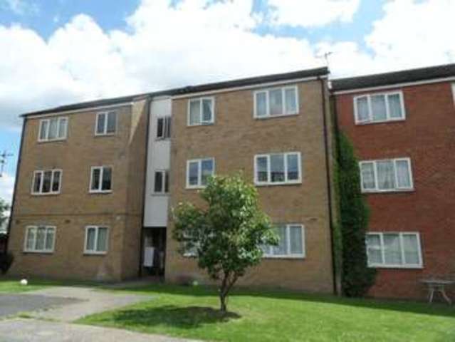 Image of 2 bedroom Flat to rent in Benyon Path South Ockendon RM15 at Benyon Path  South Ockendon, RM15 6PE