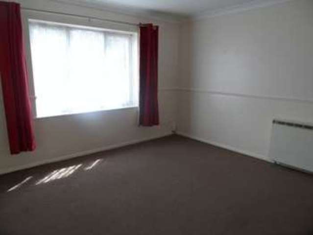  Image of 2 bedroom Flat to rent in Benyon Path South Ockendon RM15 at Benyon Path  South Ockendon, RM15 6PE