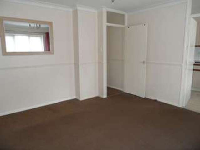  Image of 2 bedroom Flat to rent in Benyon Path South Ockendon RM15 at Benyon Path  South Ockendon, RM15 6PE