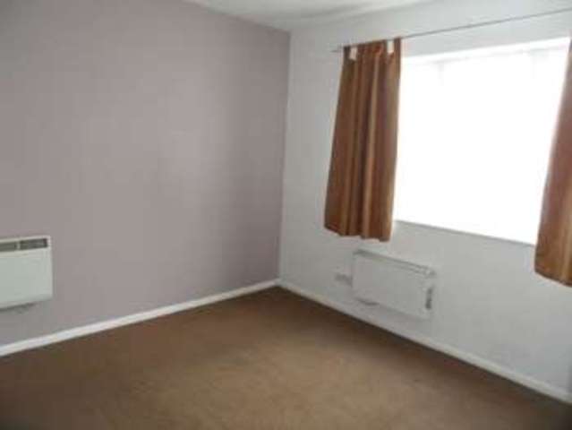  Image of 2 bedroom Flat to rent in Benyon Path South Ockendon RM15 at Benyon Path  South Ockendon, RM15 6PE