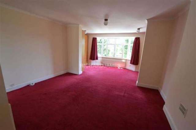  Image of 6 bedroom Detached house to rent in Uphill Road London NW7 at Mill Hill, NW7 4PT