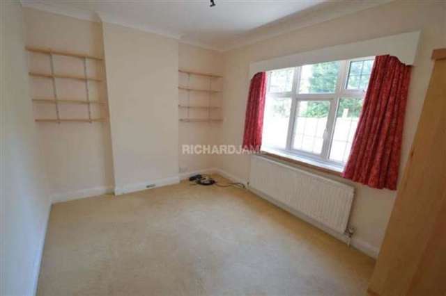  Image of 6 bedroom Detached house to rent in Uphill Road London NW7 at Mill Hill, NW7 4PT