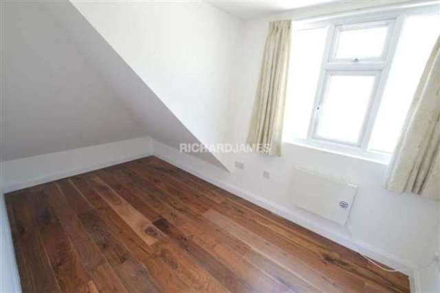  Image of 6 bedroom Detached house to rent in Uphill Road London NW7 at Mill Hill, NW7 4PT