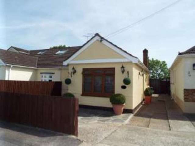  Image of 2 bedroom Bungalow for sale in Laburnham Gardens Cranham Upminster RM14 at Upminster  Cranham, RM14 1HX