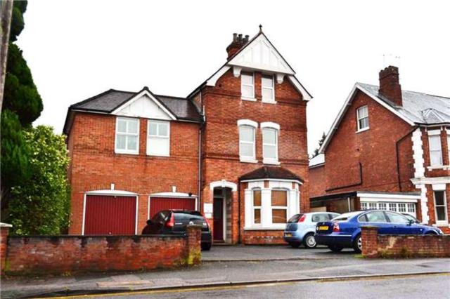  Image of 1 bedroom Flat to rent in Upper Grosvenor Road Tunbridge Wells TN1 at Kent, TN1 2EH