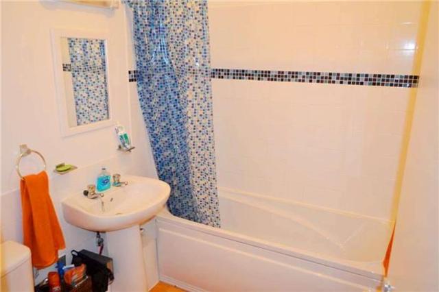  Image of 1 bedroom Flat to rent in Upper Grosvenor Road Tunbridge Wells TN1 at Kent, TN1 2EH