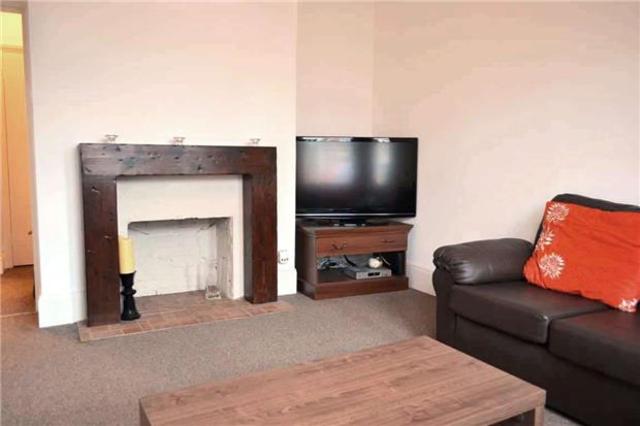  Image of 1 bedroom Flat to rent in Upper Grosvenor Road Tunbridge Wells TN1 at Kent, TN1 2EH