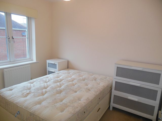  Image of 3 bedroom Detached house to rent in Urquhart Road Thatcham RG19 at Thatcham Crookham, RG19 4RE