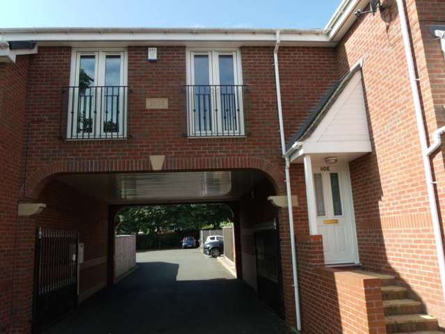  Image of 2 bedroom Flat to rent in Stafford Road Bloxwich Walsall WS3 at Victoria Avenue Bloxwich Walsall, WS3 3NS