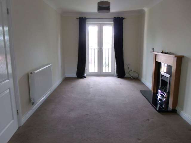  Image of 2 bedroom Flat to rent in Stafford Road Bloxwich Walsall WS3 at Victoria Avenue Bloxwich Walsall, WS3 3NS