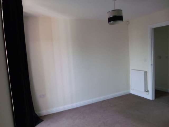  Image of 2 bedroom Flat to rent in Stafford Road Bloxwich Walsall WS3 at Victoria Avenue Bloxwich Walsall, WS3 3NS