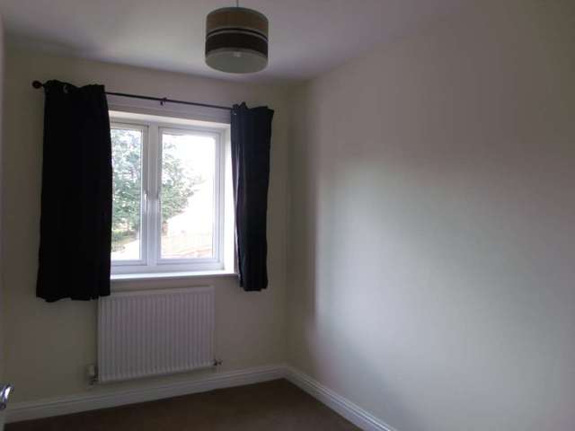  Image of 2 bedroom Flat to rent in Stafford Road Bloxwich Walsall WS3 at Victoria Avenue Bloxwich Walsall, WS3 3NS