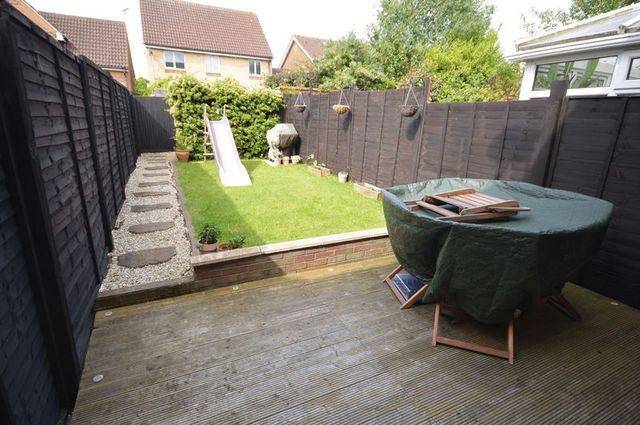  Image of 2 bedroom Terraced house for sale in Villiers Close Leagrave Luton LU4 at Villiers Close  Luton, LU4 9FR