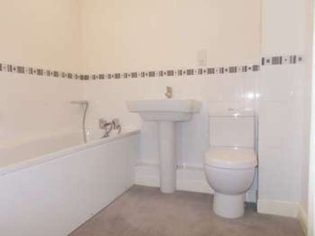  Image of 2 bedroom Flat to rent in Wade Street Lichfield WS13 at Wade Street  Lichfield, WS13 6HT