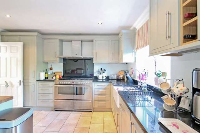  Image of 5 bedroom Detached house for sale in Wallace Drive Eaton Bray Dunstable LU6 at Wallace Drive Eaton Bray Dunstable, LU6 2DF