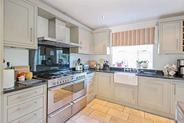  Image of 5 bedroom Detached house for sale in Wallace Drive Eaton Bray Dunstable LU6 at Wallace Drive Eaton Bray Dunstable, LU6 2DF