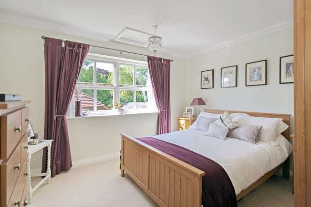  Image of 5 bedroom Detached house for sale in Wallace Drive Eaton Bray Dunstable LU6 at Wallace Drive Eaton Bray Dunstable, LU6 2DF