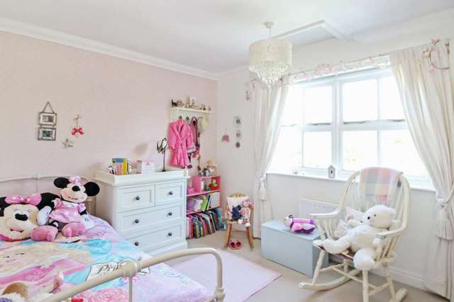  Image of 5 bedroom Detached house for sale in Wallace Drive Eaton Bray Dunstable LU6 at Wallace Drive Eaton Bray Dunstable, LU6 2DF