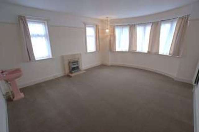  Image of 4 bedroom Detached house to rent in Waltham Road Boscombe Bournemouth BH7 at Waltham Road  Bournemouth, BH7 6PF