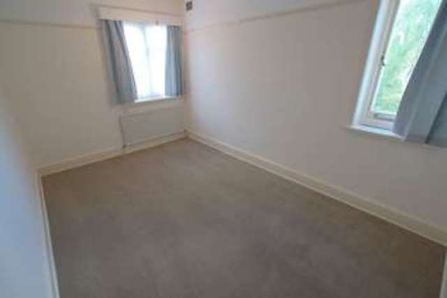  Image of 4 bedroom Detached house to rent in Waltham Road Boscombe Bournemouth BH7 at Waltham Road  Bournemouth, BH7 6PF